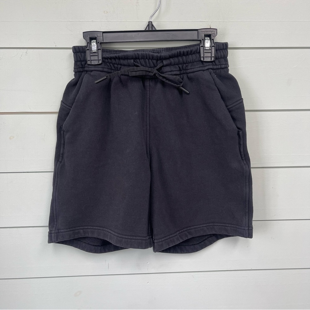 Lululemon loungeful‎ high rise shorts 7” black women’s size 0